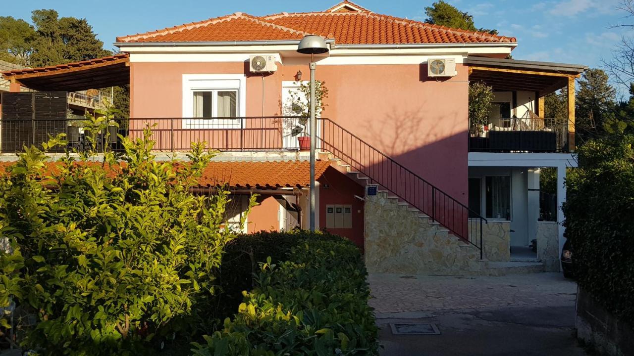 Luxurious Three Bedrooms Apartment With Two Terraces Kastela Exterior photo