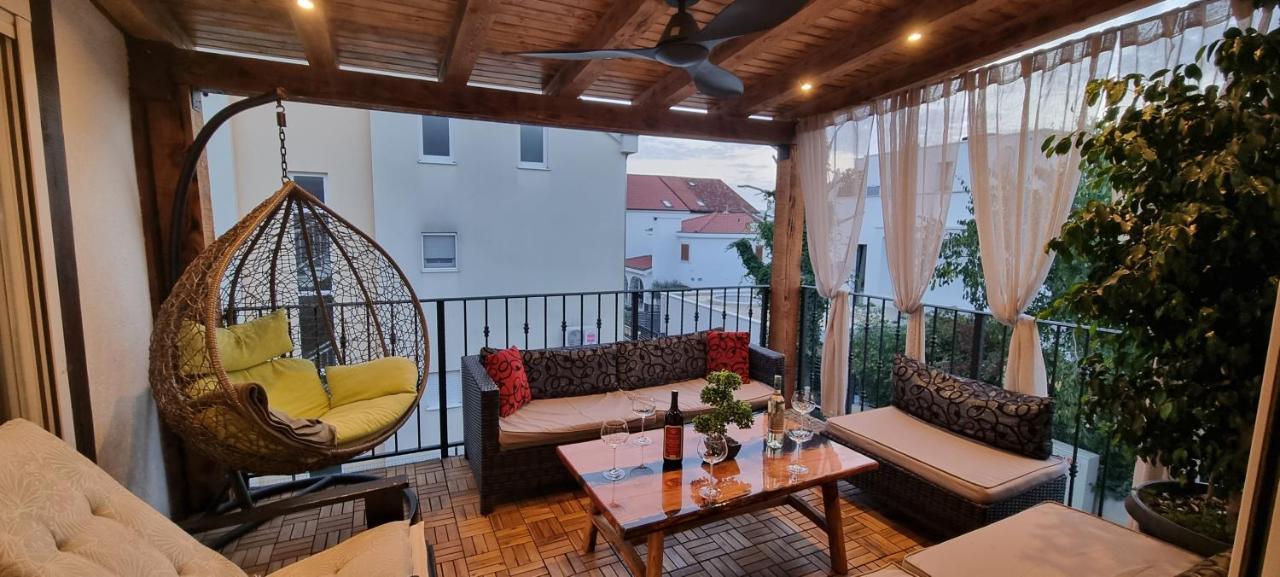 Luxurious Three Bedrooms Apartment With Two Terraces Kastela Exterior photo