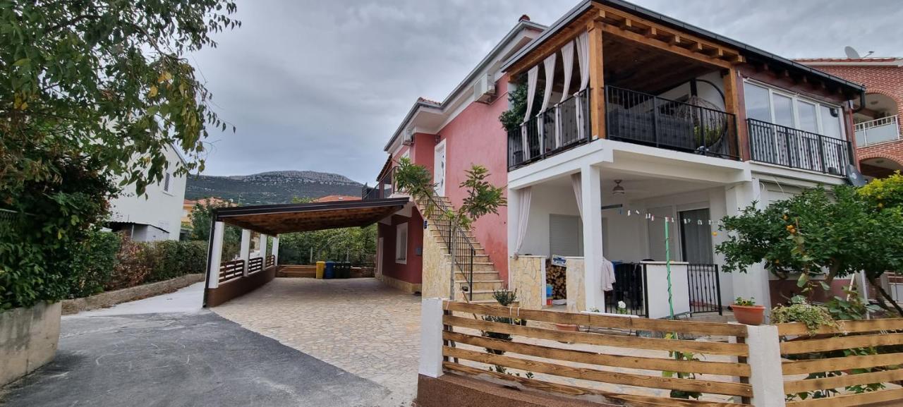 Luxurious Three Bedrooms Apartment With Two Terraces Kastela Exterior photo